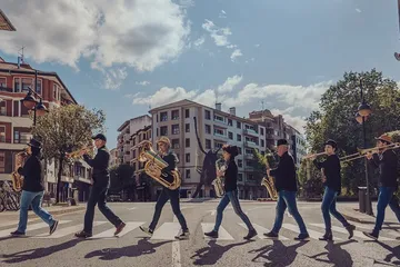 Emozioak lau haizetara kontzertuaren azala