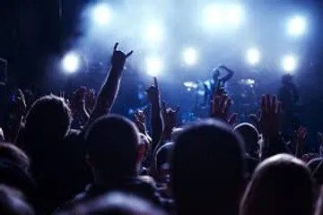 Atzo eta gaurko klasikoak kontzertuko azala