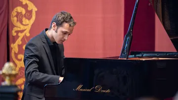 Pianoa atzo eta gaur kontzertuaren azala