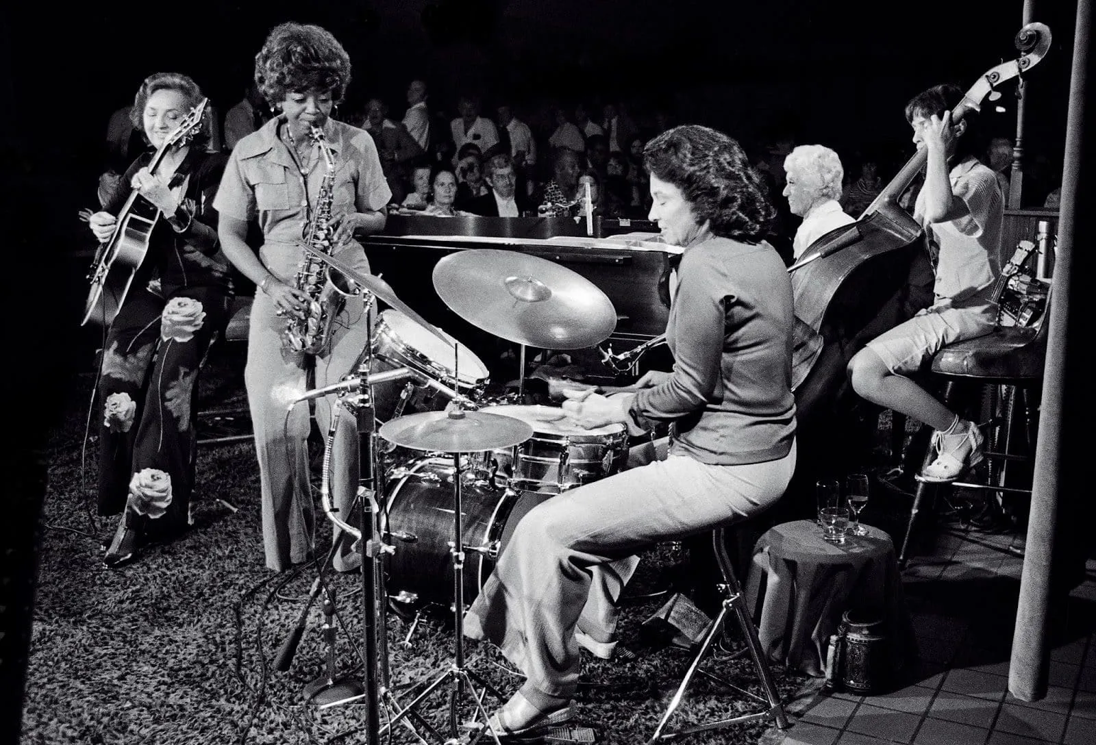 Emakumeak Oroituz kontzertuko azala