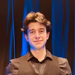 Aratz Longo, bandaren perkusionista