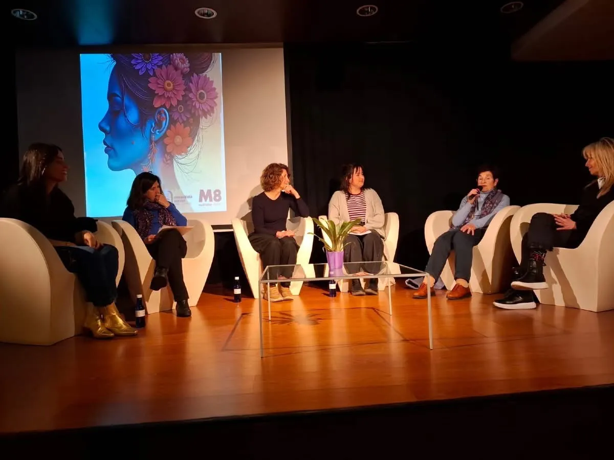 Emakume musikarien solasaldian parte hartu du Bandak